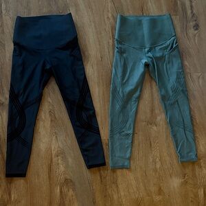 Two Fanka 3/4 Leggings - Size S